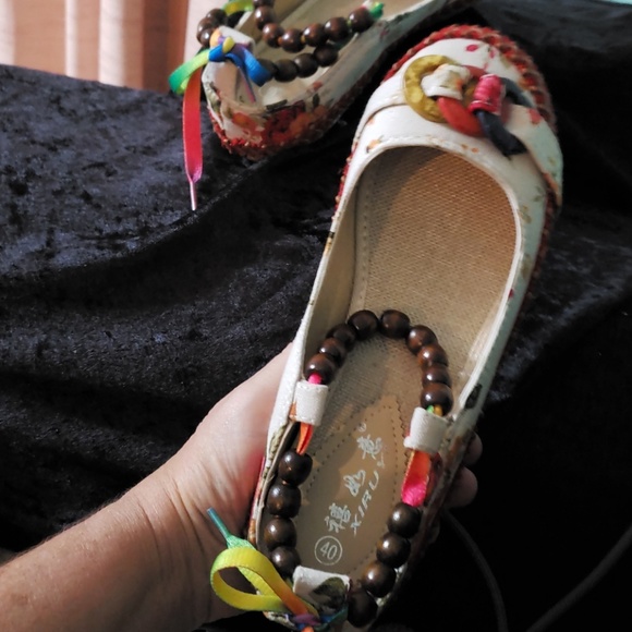 XIRUVI Shoes - Adorable Unique Size 8 Beads and Ribbons Shoes
